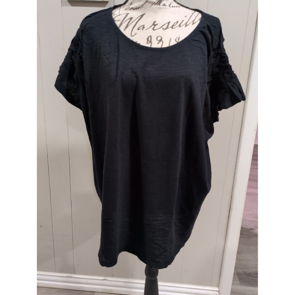 Logo Lori Goldstein Black Top Large Lattice sleeve design